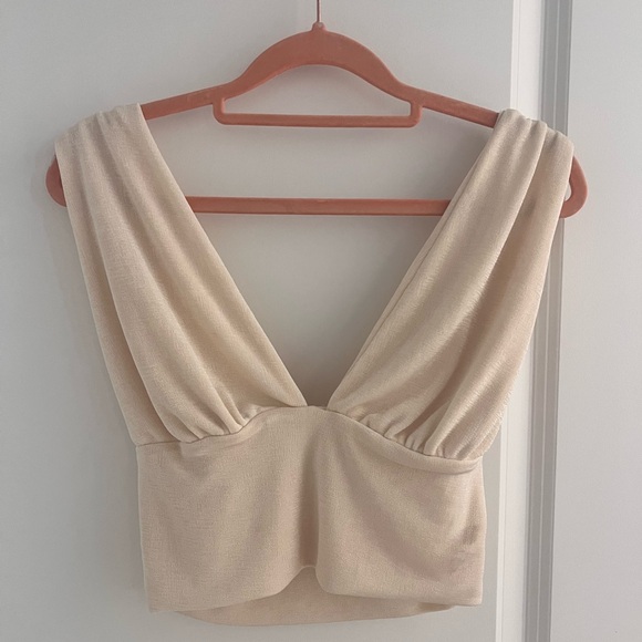 Tops - Elegant Cream Sleeveless Crop Top